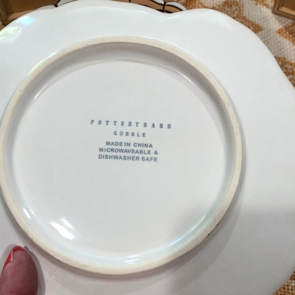 Pottery Barn Gobble Thanksgiving Set of 4 Dessert Plates, Collectible - Picture 3 of 7